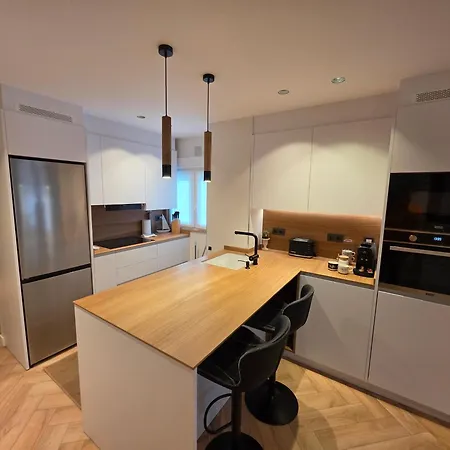 Apartament Japandi - Bien Ubicado, Moderno, Equipado *